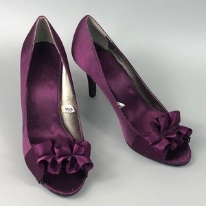 Merona Women’s Peep Toe Heel with Bow Size 8
